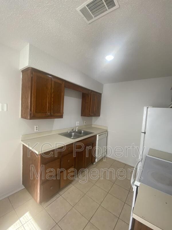 Building Photo - 336 W Dogwood St