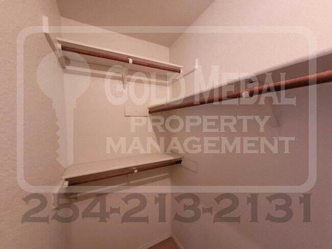 Building Photo - 2808 Lucille Dr