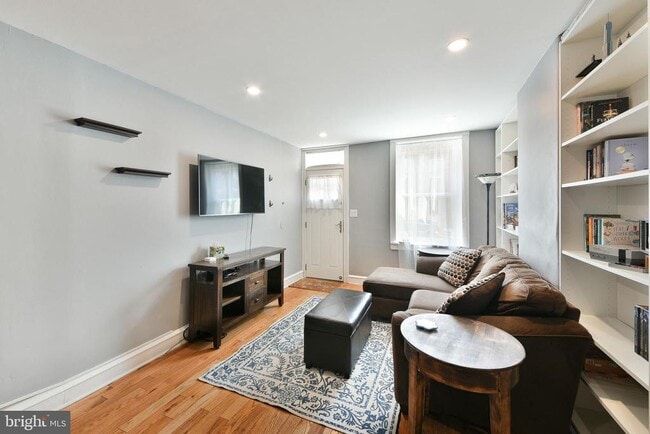 Building Photo - 3120 Almond St