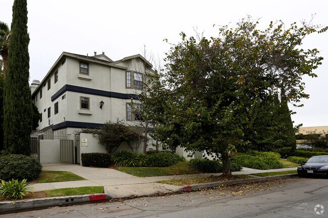 Building Photo - 1207 Mira Mar Ave