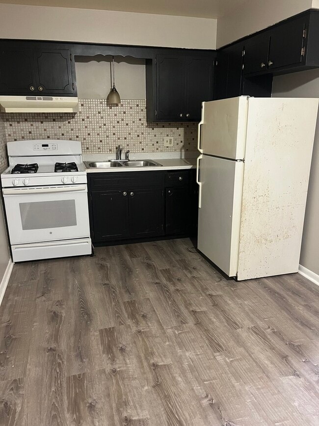 Building Photo - 8701 84th Ct