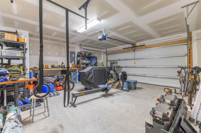 Building Photo - 509 Birdsong Dr