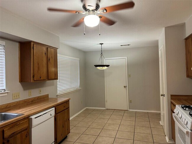 Building Photo - 11715 Birchbark Trail