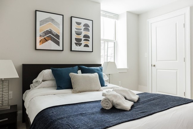 Building Photo - 126 Columbia Rd