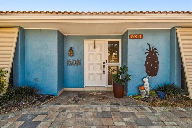 Building Photo - 5050 Porpoise Pl