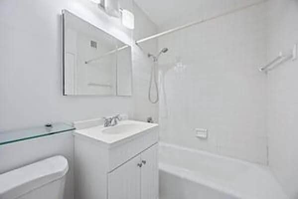 Building Photo - 347 W 57th St