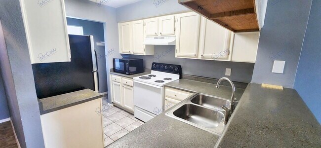 Building Photo - 9510 Olde Towne Row