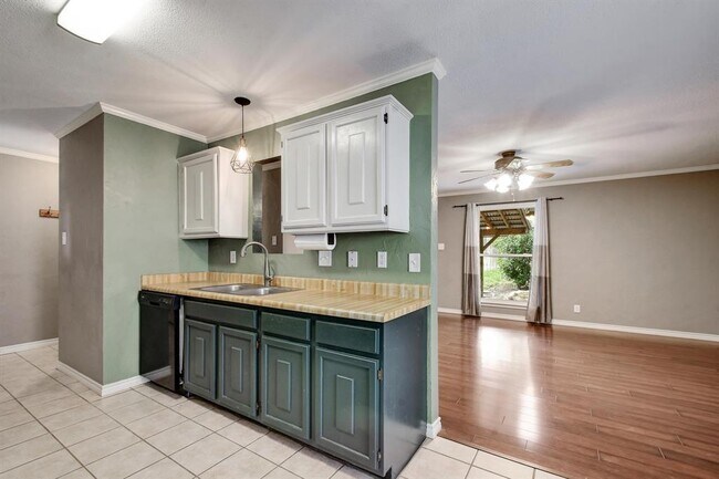 Building Photo - 3429 Harvest Dr