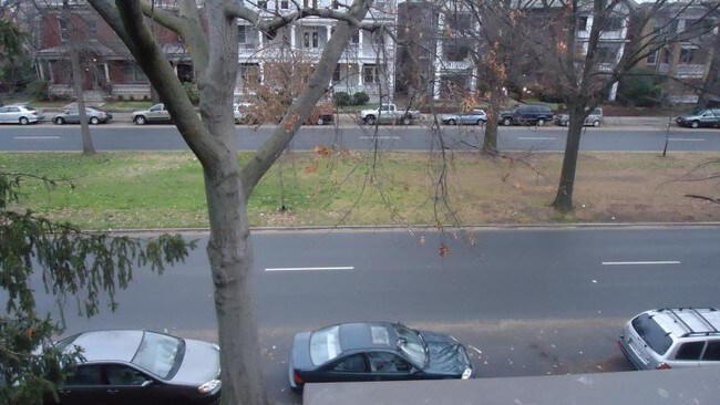 Building Photo - 3009 Monument Ave