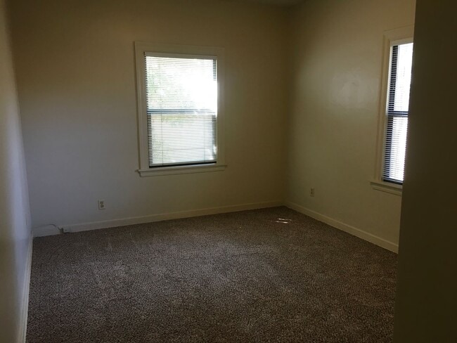 Building Photo - Charming Home, with attached garage