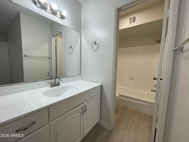 Building Photo - 8055 E Thomas Rd