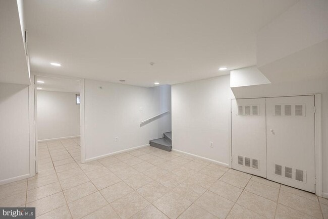 Building Photo - 156 Wesmond Dr