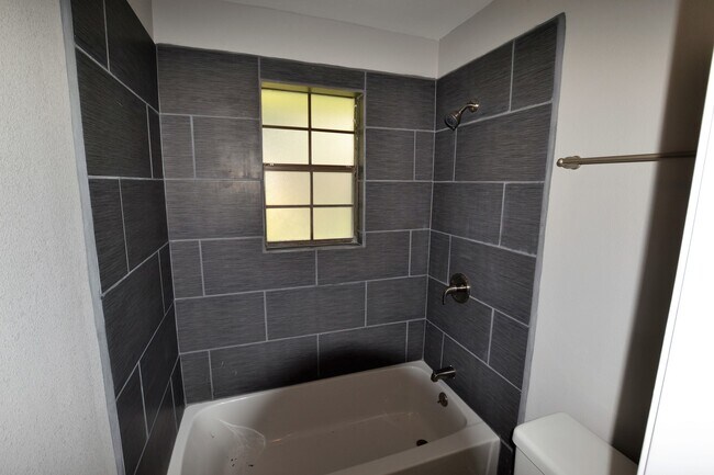 Building Photo - Newly renovated home in Beau Village Subdivision in Denham Springs near I-12