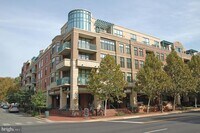 Building Photo - 502 W Broad St