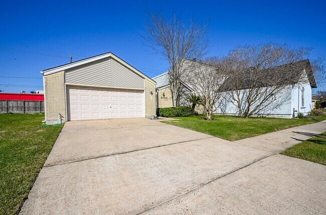 Primary Photo - 7702 Quail Meadow Dr