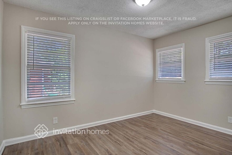 Building Photo - 1429 David Cir