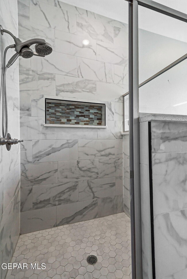Building Photo - 329 Hector Porras Dr