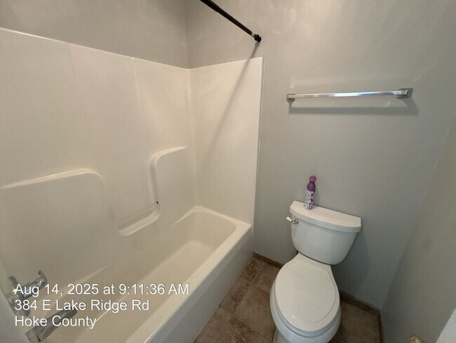 Building Photo - 384 E Lake Ridge Rd