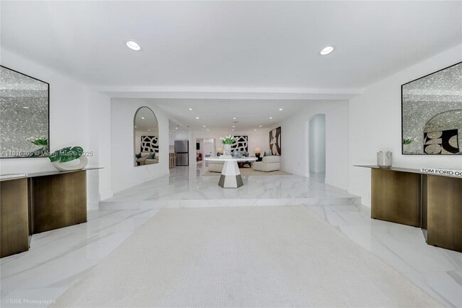 Building Photo - 871 NE 81st St