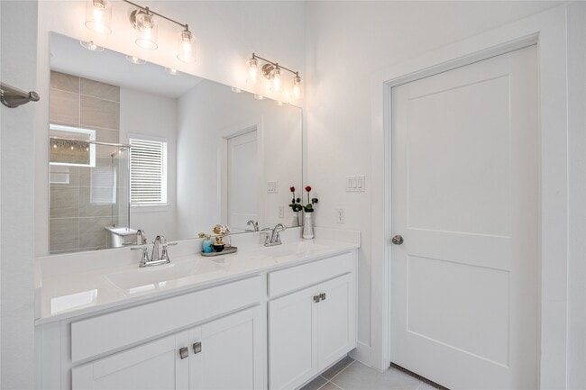 Building Photo - 21130 Garden Palm Dr