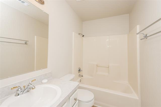 Building Photo - 328 Willow Creek Dr
