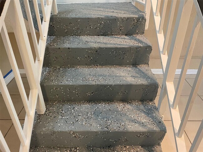 Building Photo - 6548 Racquet Club Dr