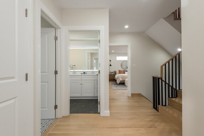 Building Photo - 6 Gordon Rd