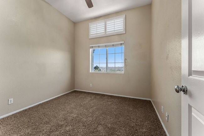 Building Photo - 1010 S Farralon Ln