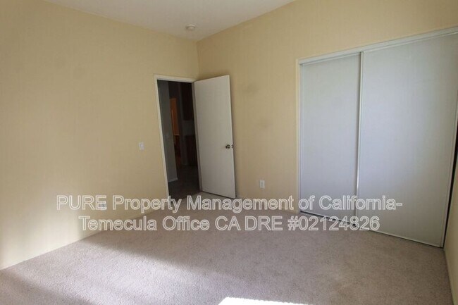 Building Photo - 40269 Miklich Dr