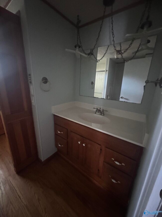 Building Photo - 1113 Humes Ave NE