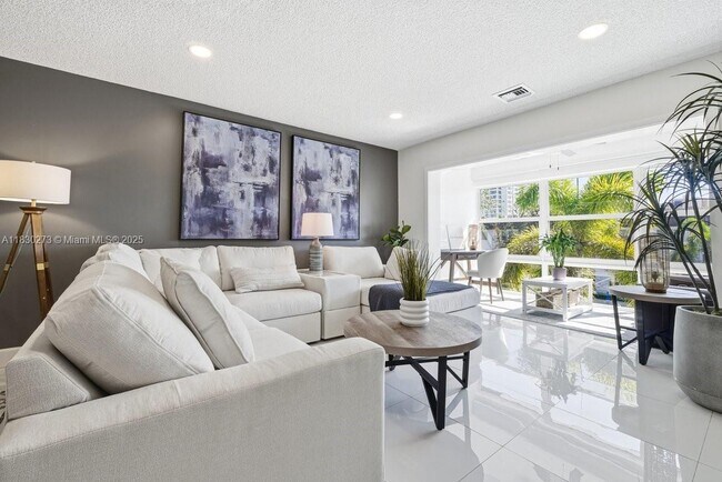 Building Photo - 1501 S Ocean Blvd