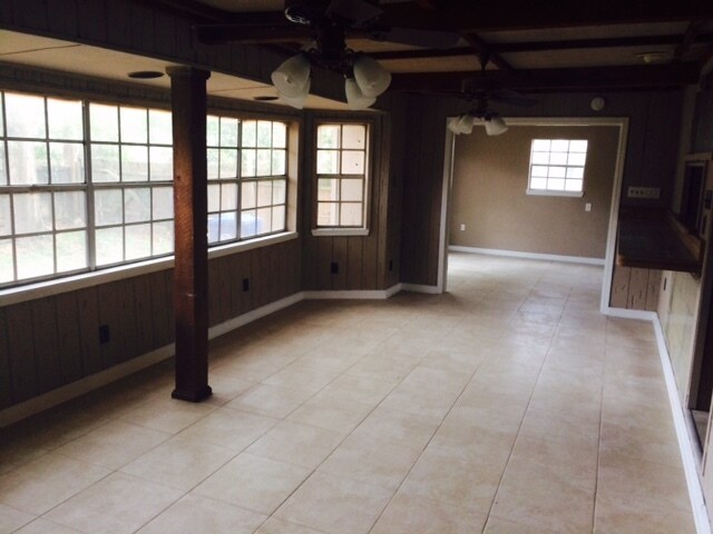 Building Photo - 54 Oakland St