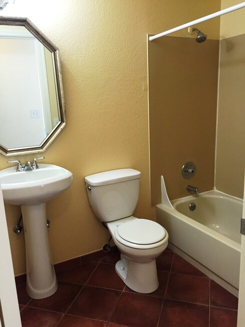 Building Photo - 19004 12th Ave NE