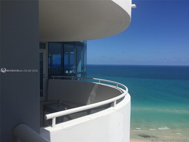 Primary Photo - 6301 Collins Ave