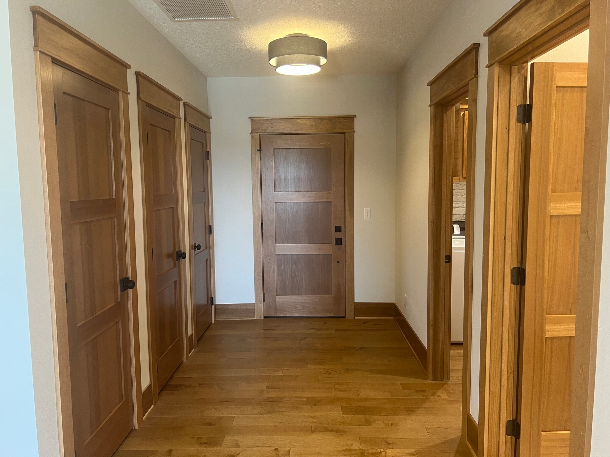Foyer - 324 9th St