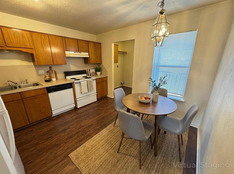 Building Photo - 1101 Circle M Dr