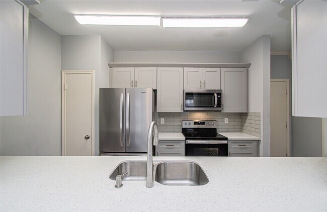 Building Photo - 3088 Holly Hall St