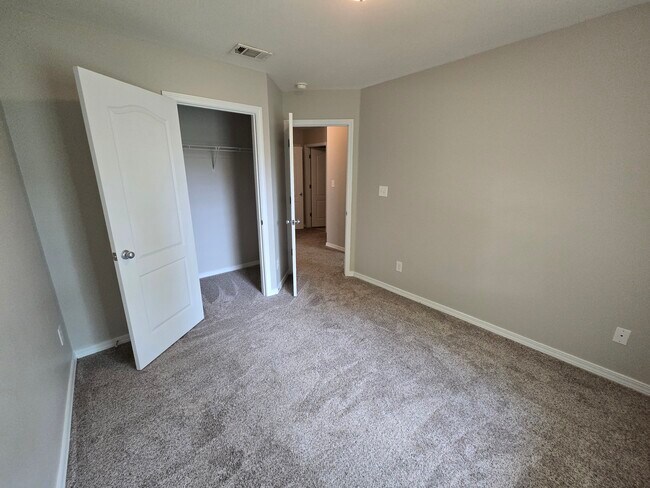 Building Photo - 6562 Tampa Dr