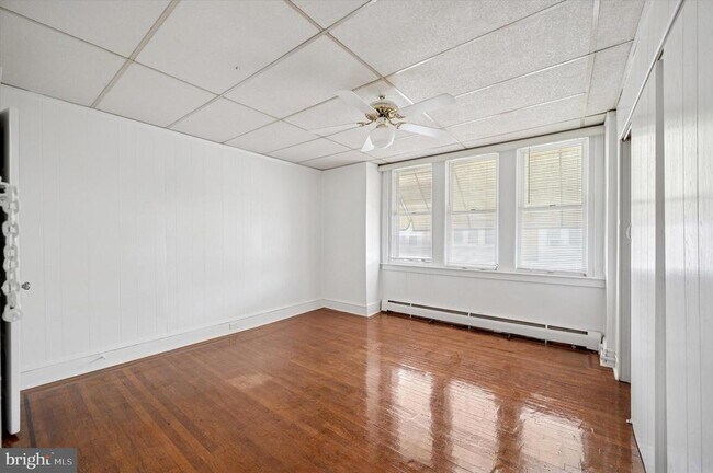 Building Photo - 5553 Matthews St