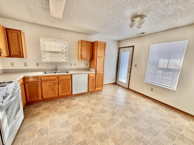 Building Photo - 1315 N Berkley Rd