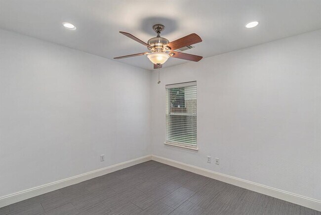 Building Photo - 18103 Red Ash Ct
