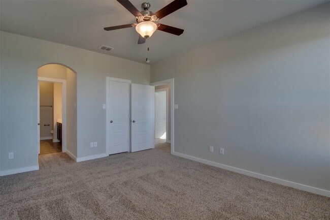 Building Photo - 1011 Skyview Ct