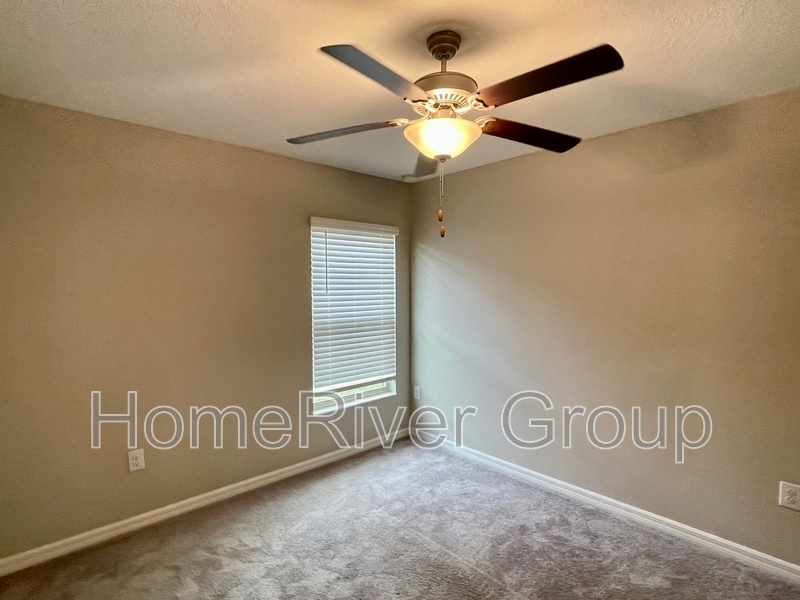Building Photo - 10379 Alder Green Dr