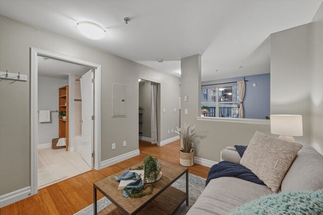 Building Photo - Studio in Heart of Fairhaven