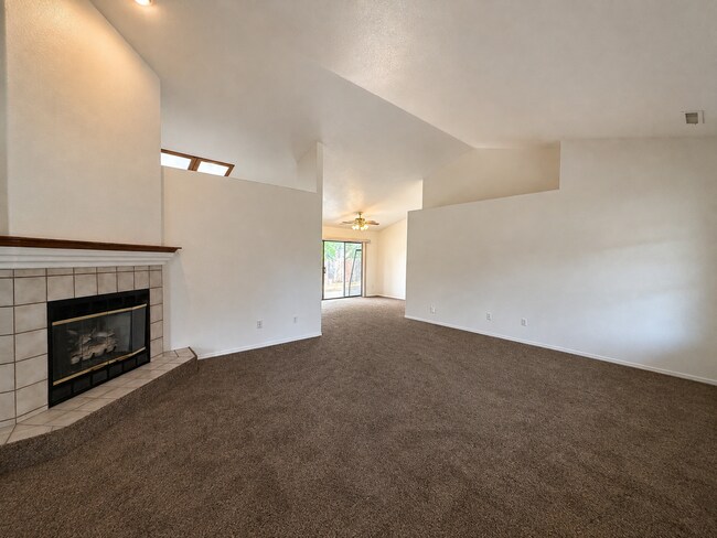 Building Photo - 353 Prescott Dr