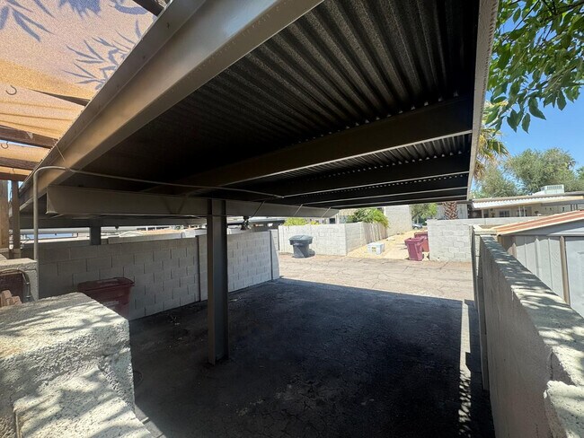 Building Photo - 8216 E Keim Dr