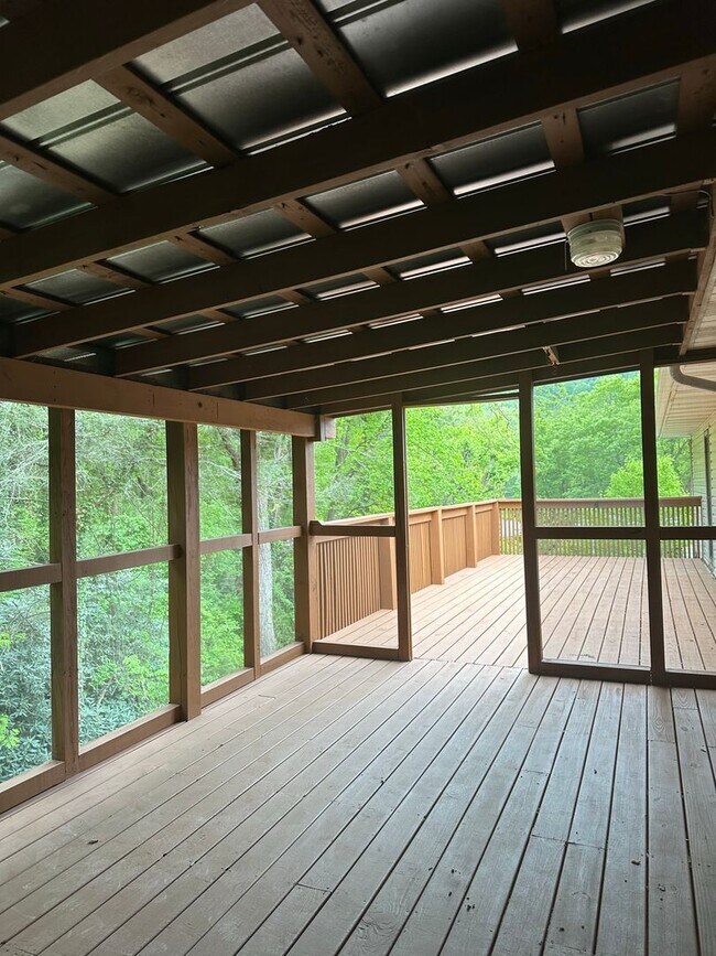 Building Photo - 11 Mountian Brook Rd.