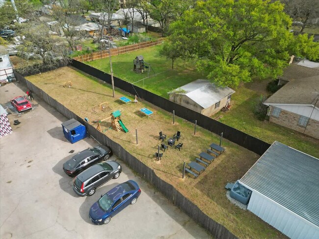 Building Photo - 2336 Minnie St