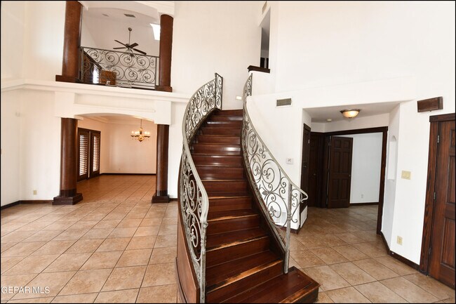 Building Photo - 7318 Corona Del Sol Dr
