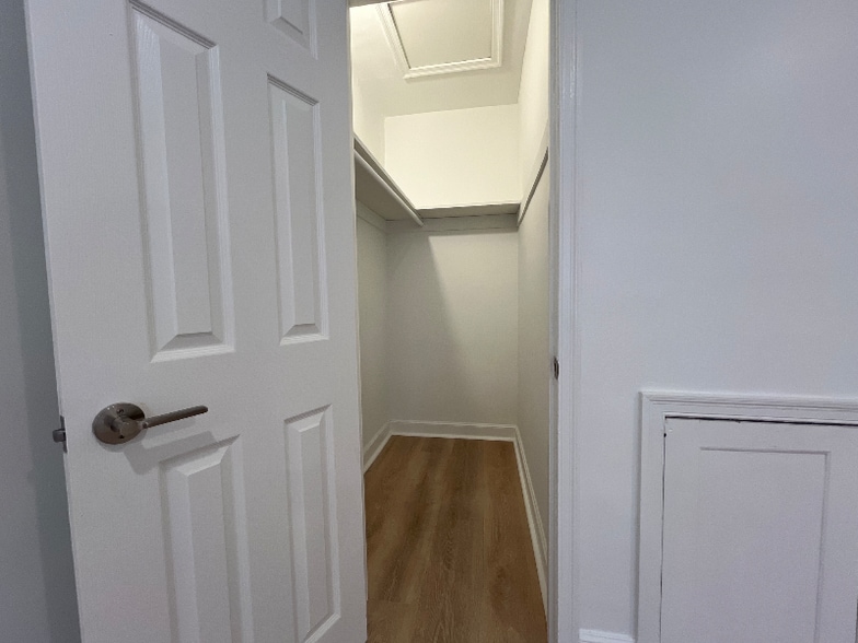 Building Photo - 6411 Malvern Ave